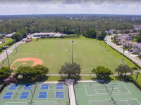 Gorgeous Newly Furnished Condo in Gated Golf Course of Stoneybrook