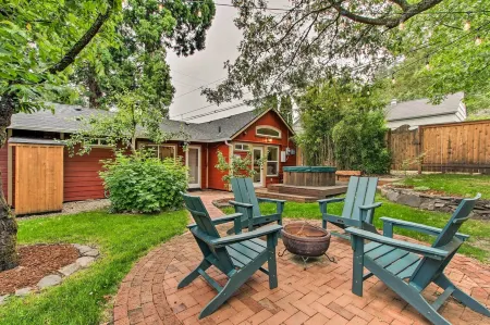 Redwood Home/Hot Tub/Near UofO and River Path. Отели рядом с достопримечательностью «Jordan Schnitzer Museum of Art»