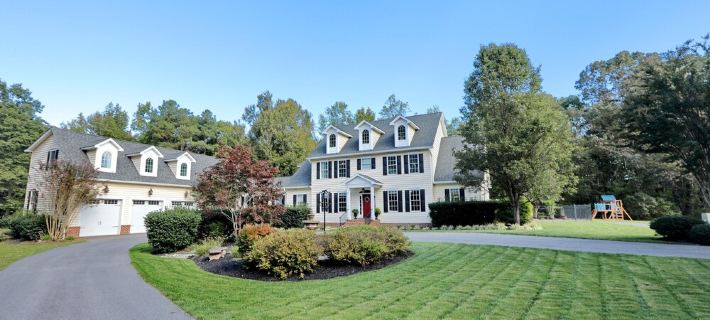 32-Acre Retreat , Pool, Hot Tub, Theatre, Fire Pit, Games, Sleeps 10 Hotels in Charles County