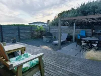 Quaint house with WiFi in charming Ocean Shores Hotels near Fusions Gallery