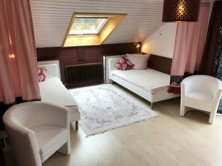 Comfortable living near the trade fair. Отели рядом с достопримечательностью «Бодензе»