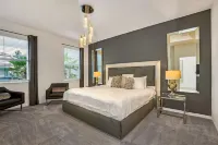 Modern 10 Bedroom Home - Only Minutes from Disney!