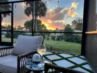 Paradise awaits! Heated pool, huge lanai, outdoor oasis close to downtown Naples