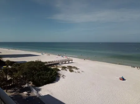 Top floor oceanfront condo