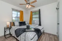 Honey Hive in Rockaway Beach