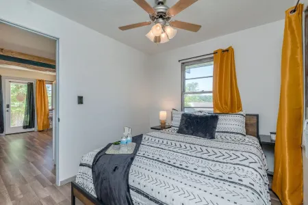 Honey Hive in Rockaway Beach