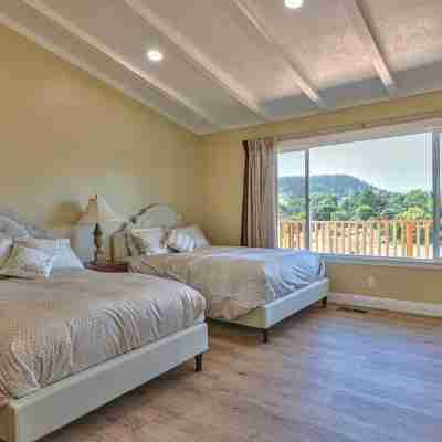 Beautiful Carmel House In a Perfect Location Rooms
