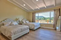 Beautiful Carmel House In a Perfect Location