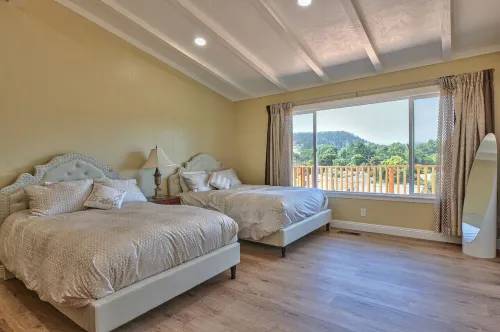 Beautiful Carmel House In a Perfect Location