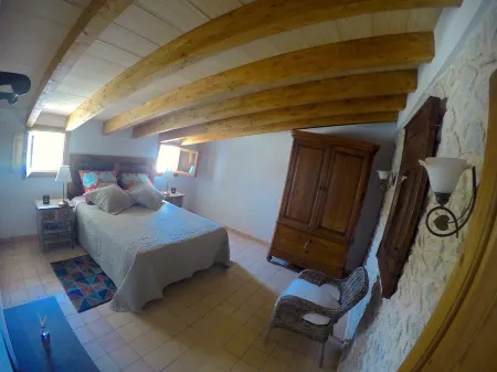 Idyllic vacation home with pool Отели рядом с достопримечательностью «Серра-де-Трамунтана»