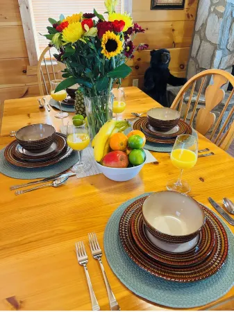 Relax & Recharge: Cozy Cabin with Hot Tub & Mountain Views