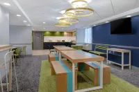 Spark by Hilton Rochester University Area Hotels in Brighton