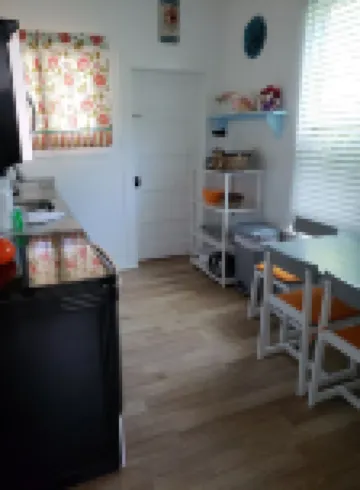 Uptown Classic Bungalow Walk to Castillo de San Marcos, Ripley's, Restaurants!!!