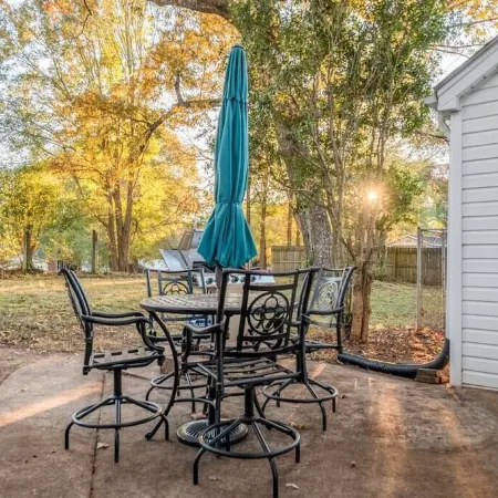 "Maple Cottage" - Spacious 4Br Family Home in Safe Neighborhood in Gastonia