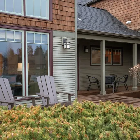 View stunning sunsets and enjoy cozy comfort steps from the heart of Sisters.