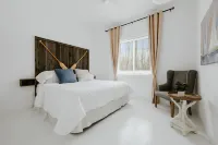 Newly Constructed Home, Walking Distance to Downtown Fish Creek! - 4-stjärniga