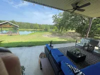 Waterfront Retreat -- plenty of privacy