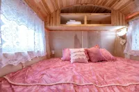 ☆ Magical Gypsy Wagon ☆ Unique Mountain Getaway