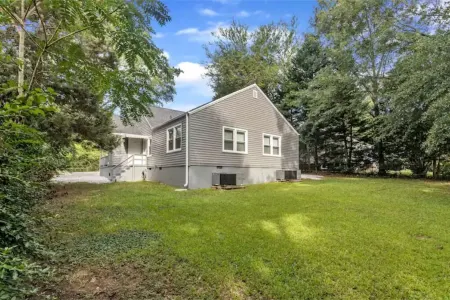 Relax near Falls Park  20 min drive