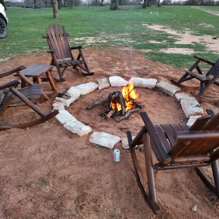 Romantic Stay in Beautiful New RV on 30 Acres