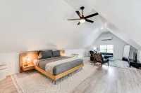 The Third Floor A-Frame with King Bed