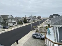 Chic 3rd Floor Ocean Block Retreat with Balcony - BBQ, Patio, Parking & Badges