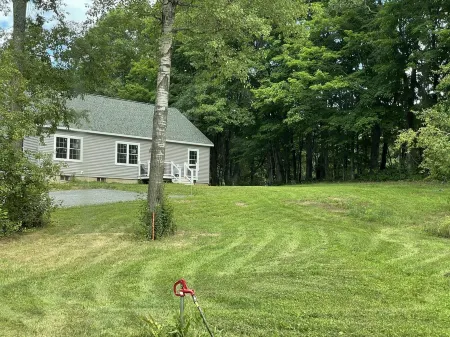 Troy House, Country Get Away, w fire-pit, rec & game rm, many small ponds nearby
