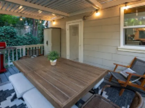 Pine Tree Hideaway with flat property/parking Hotels in Crestline