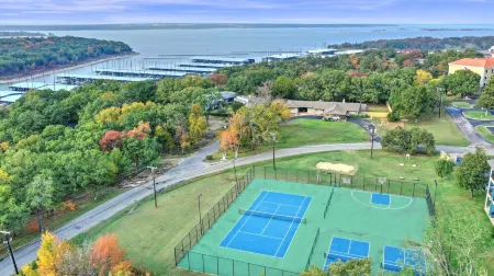 Sailor's Knot Sleeps 8 with outdoor pool less than 5 min from Lake Texoma