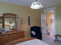 Nostalgic en suite room in historic railroad inn and town Walls of Jericho附近的飯店