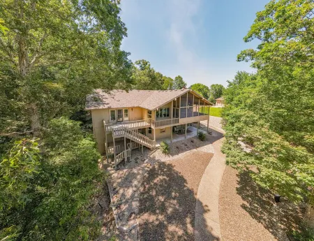 3bd Tranquil Lakefront Escape, Private Dock