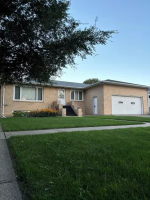 Spacious 6-bedroom house in amazing Bismarck with WiFi, AC Hotels near Bismarck Downtown Artist Cooperative
