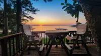 ‣ Lake Livingston Waterfront House, Sunset views. Deep water, Fishing, Kayaking.