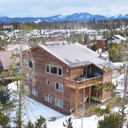 Winter Park Mountain Home/Near Bus Stop/Sleeps 7!!