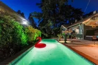 Boho Vibe House with Pool near Hollywood Hotel a Sherman Oaks