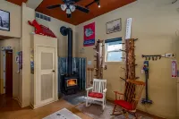 MULLAN HUNTER - SKI BIKE ATV - PETS -  THE CLOSEST TO LOOKOUT PASS HIAWATHA!!