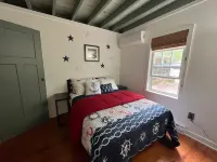 Cottage Close to Lake w Fireplace/FirePit/Wildlife