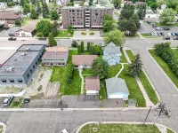 Agate Bay Cottage 2 Bed 2 Bath. Watch the ore boats in comfort.