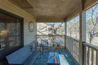 Studio Villa in Lake Lure with Rumbling Bald Resort Amenities