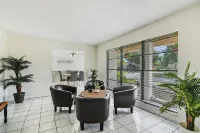 Private Home - Pool & Game Room Hotels in Greater Northdale