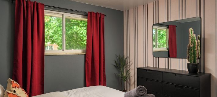 Modern, Luxury, Centrally-Located Home with Hot Tub, Sauna, Gym. Pet-Friendly. Hotels in Arvada