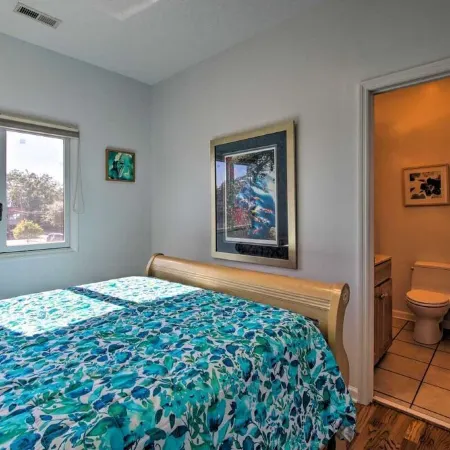 1/2 Mi to Riverwalk! Historic Dtwn Southport Condo