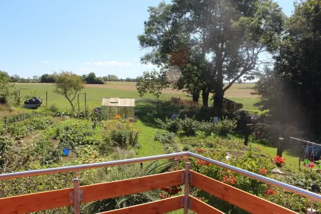 Moderne Ferienwohnung mit Großem Außenbereich, Familien- und Haustierfreundlich