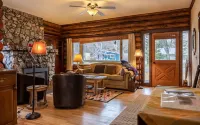 Scout's Rest in Cody - Beautiful Cozy Log Cabin that sleeps 8!