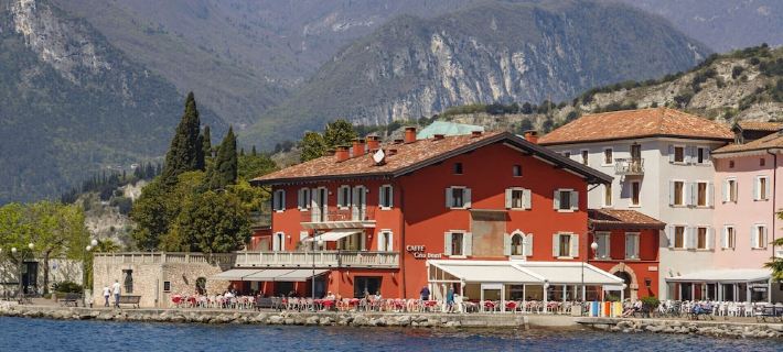 Beust House - Ada - Balcony Overlooking Lake, Harbor and Village Hotels in Torbole