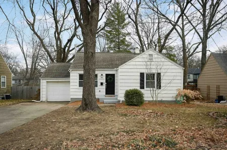 Modern Prairie Village Home - Minutes from parks, shopping, dining