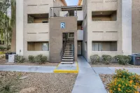Lovely 1 bed condo with Las Vegas Strip View and located on the top floor