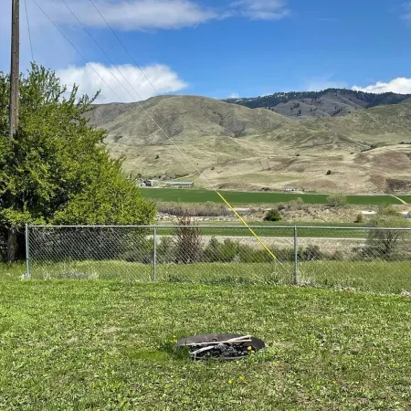 Cozy home, sweeping views, minutes from biking, hiking, fishing, rafting.