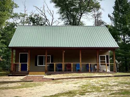 Recently Constructed, Little O Cabin Close to Baldwin-Wolf Lake