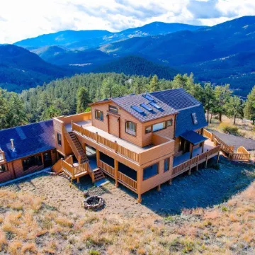 Fully Remodeled Cabin with breathtaking views